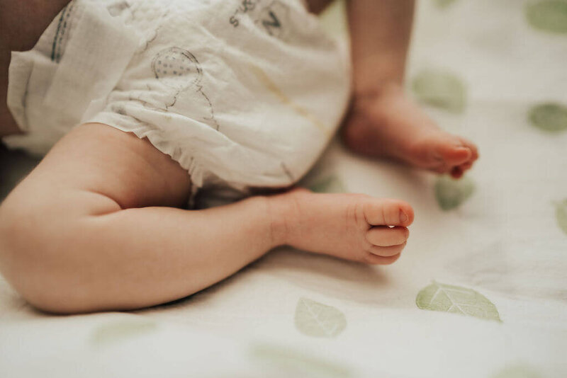 Newborn baby feet photo ideas