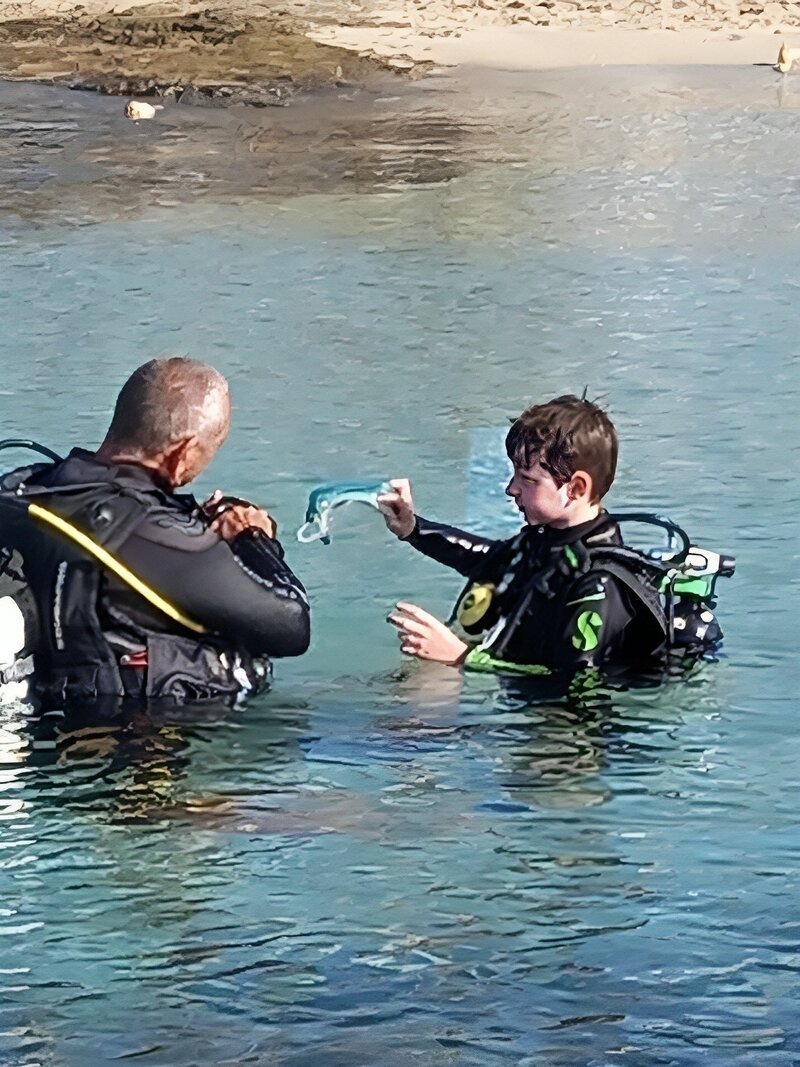 Bailey Learning to Scuba Dive