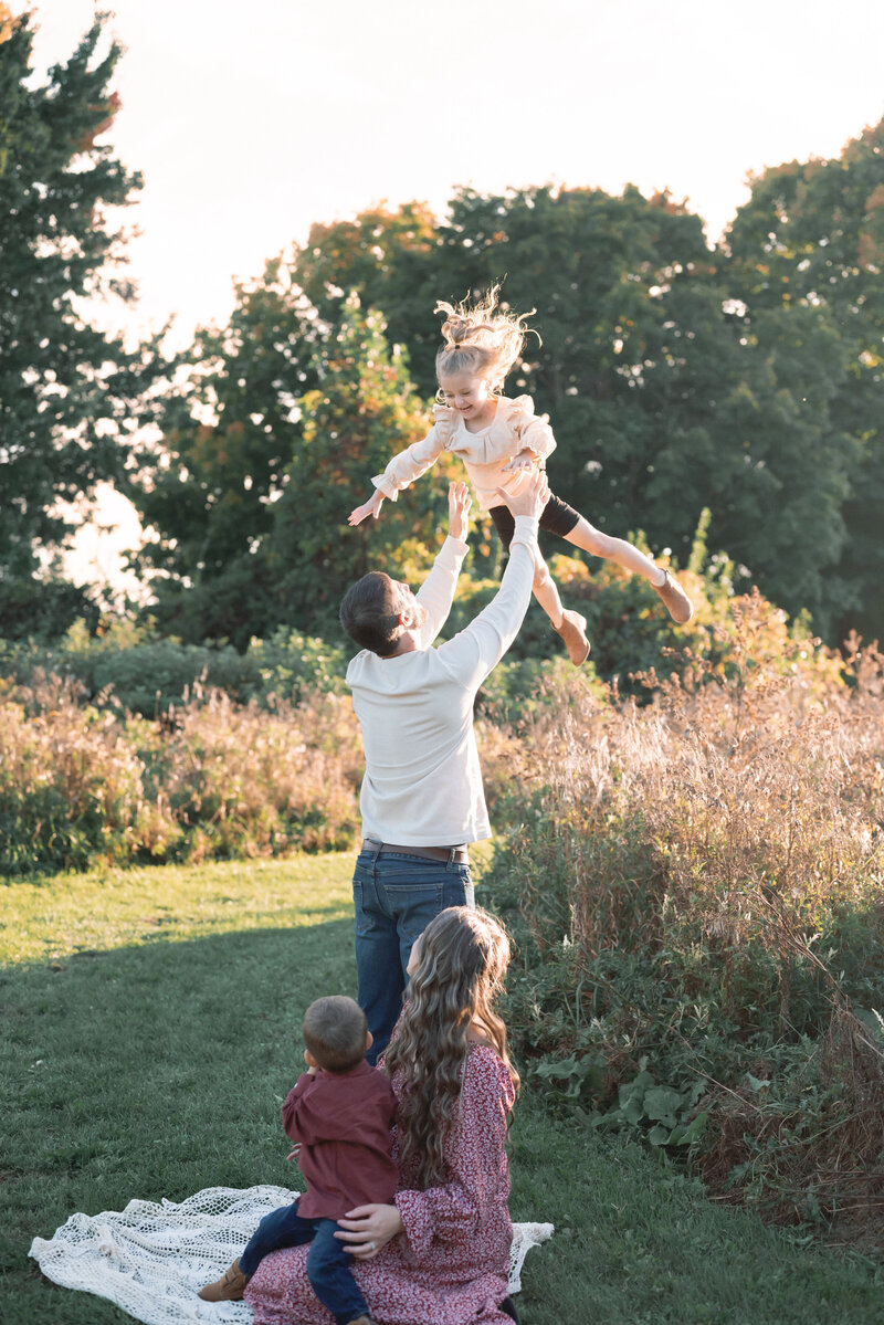 Brooke Lacombe is an Ottawa, Ontario based family photographer, specializing in motherhood, maternity, newborn and family fine art photography.