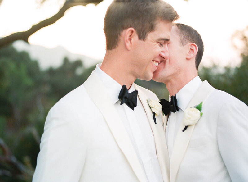 Carmel-Valley-Ranch-wedding-photographers-the-dejaureguis-erin-and-courtney-photographers-0001