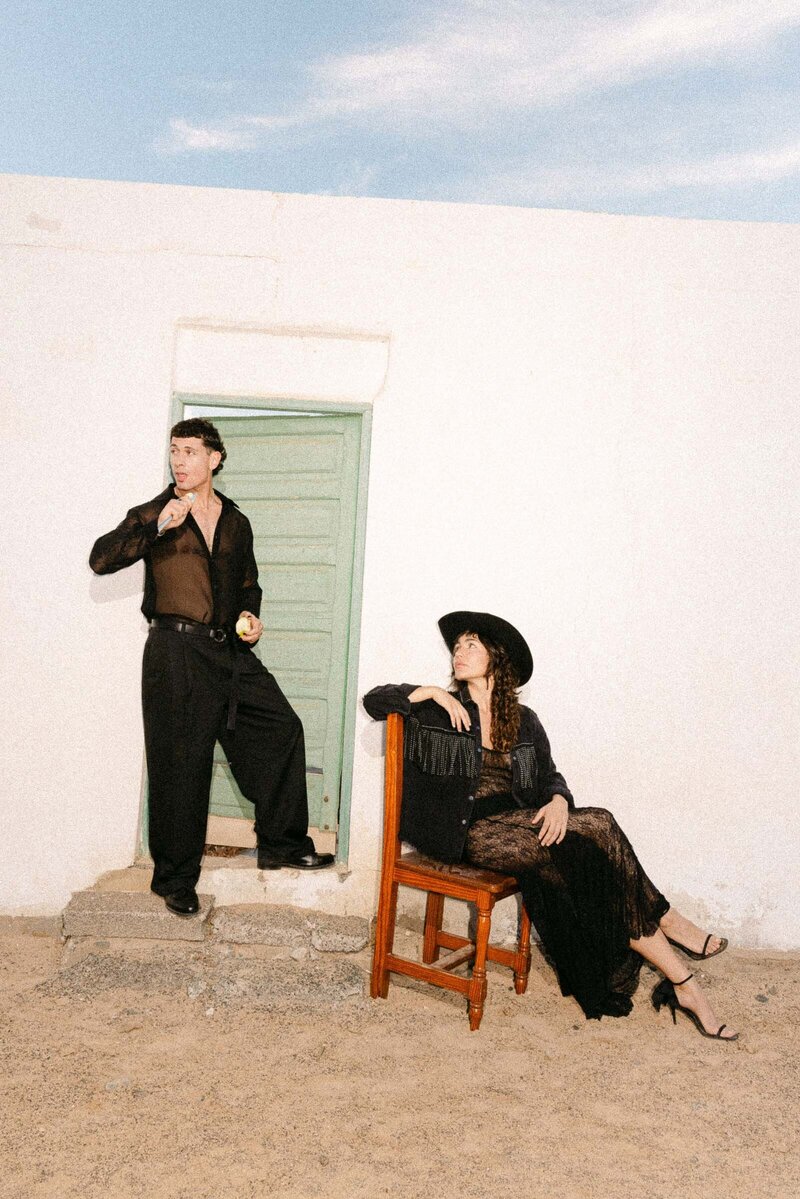 rock couple photo shoot spain 35