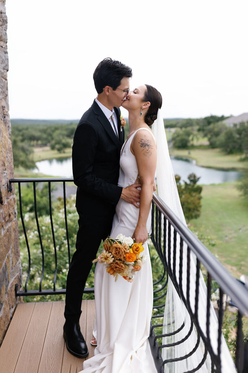 Kristen-and-Brandon-July-2023-Wedding-at-Dripping-Springs-texas-Wedding-Venue-06