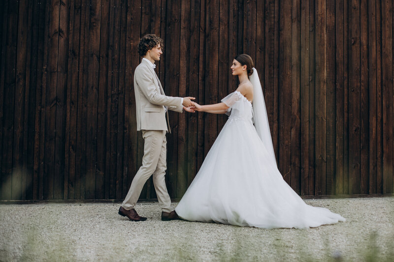 young-wedding-couple-their-wedding (4)