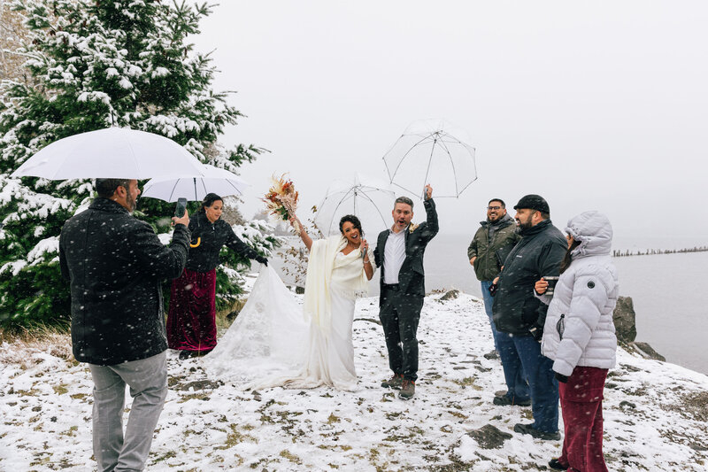 Columbia-River-Gorge-winter-elopement