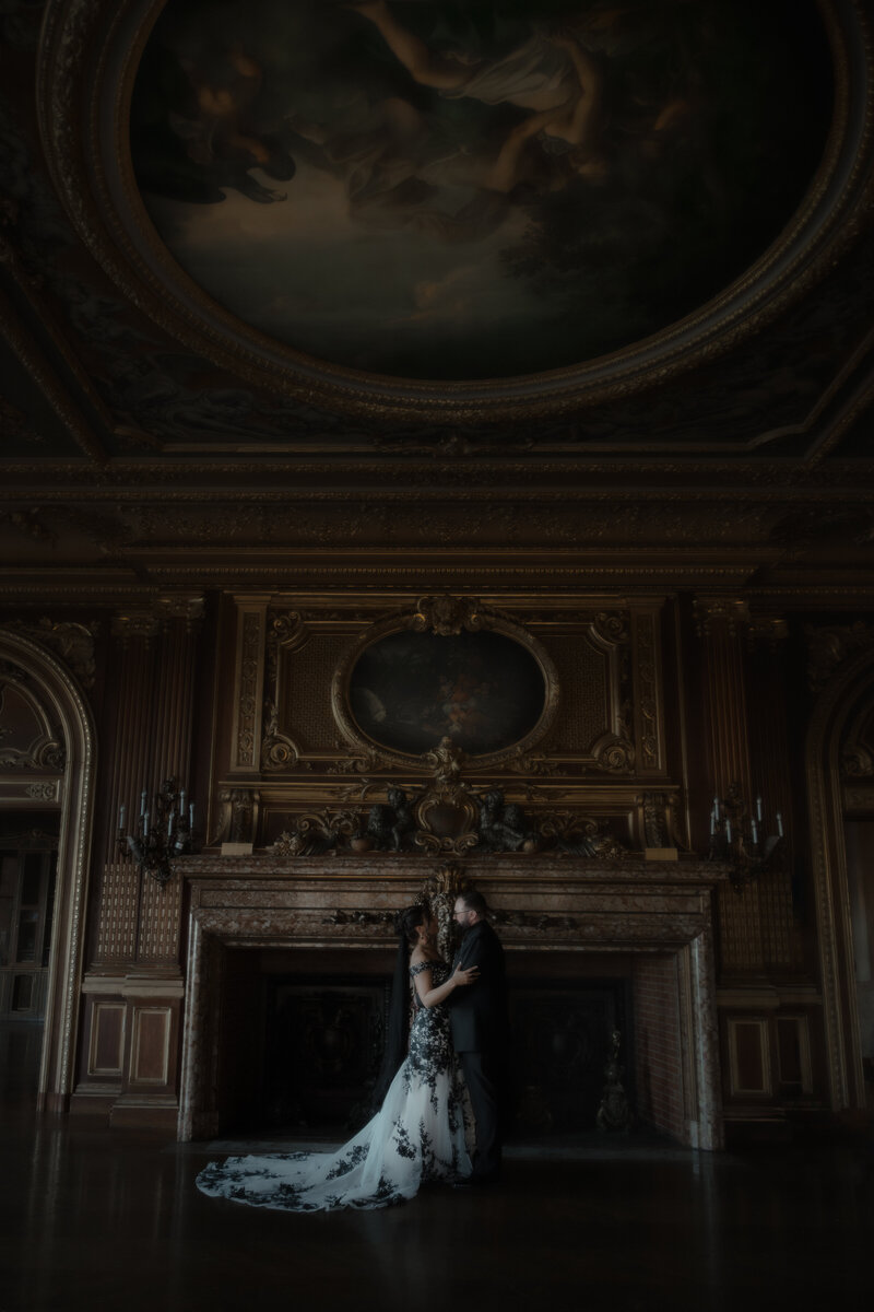 Moody wedding photography at a mansion in Newport, Rhode Island
