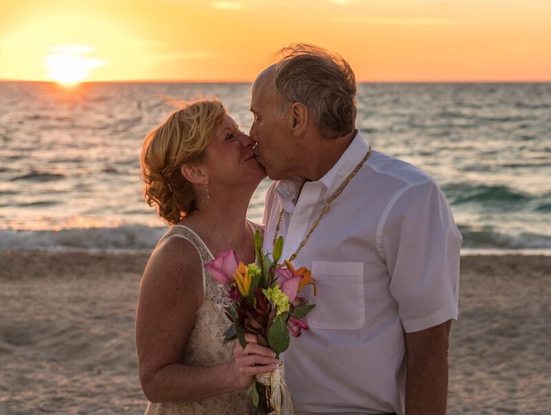 beach-wedding-1935136_1280