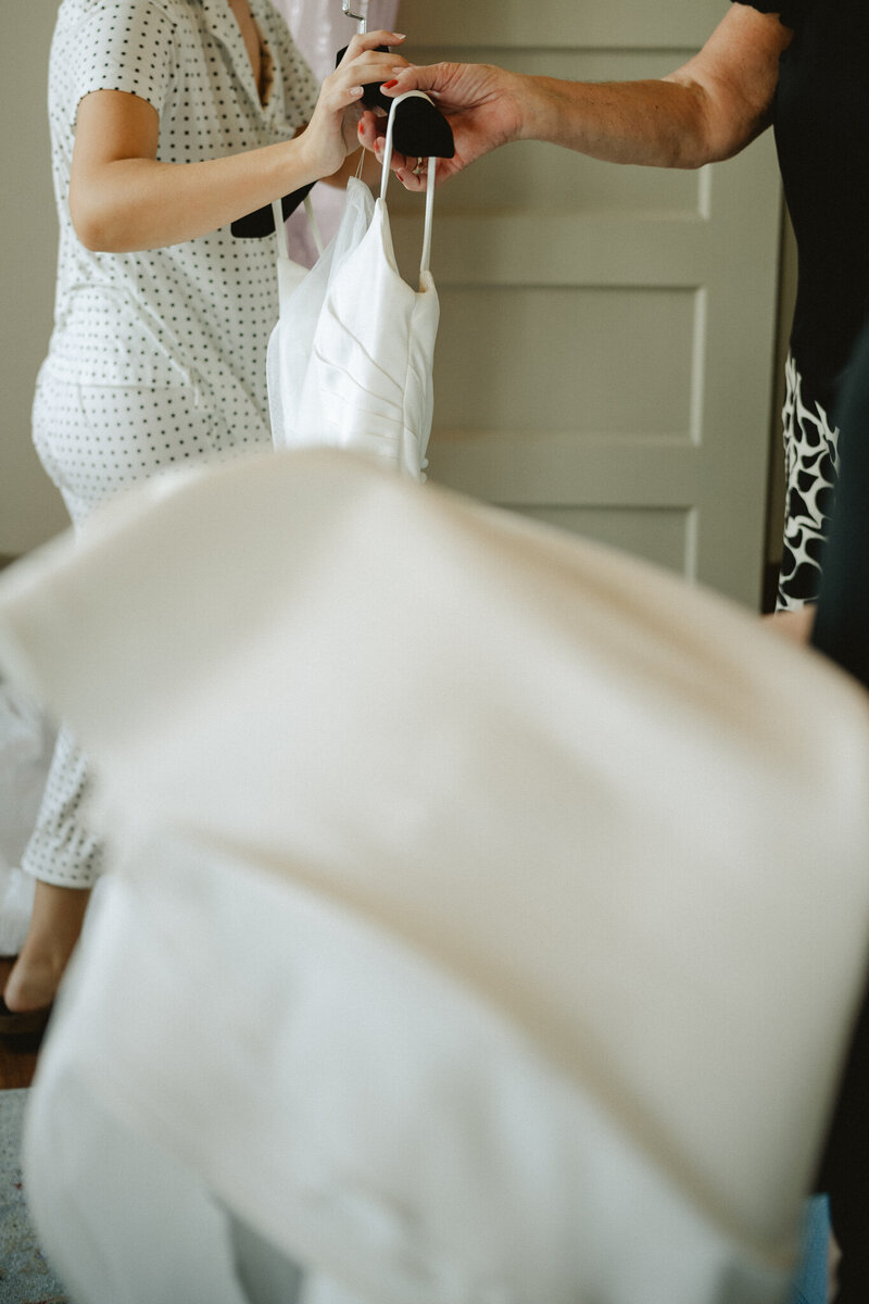 documentary-style-wedding-photographer-1