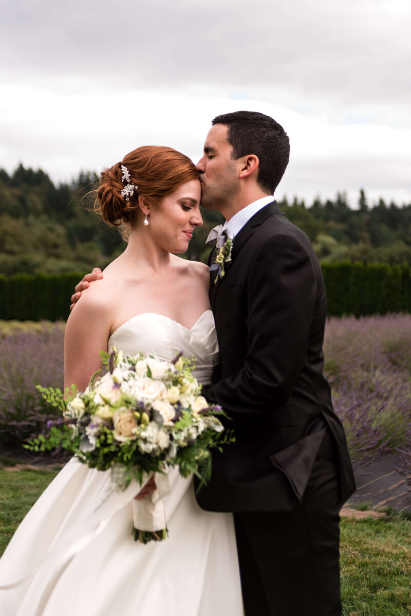 bride and groom in washington state