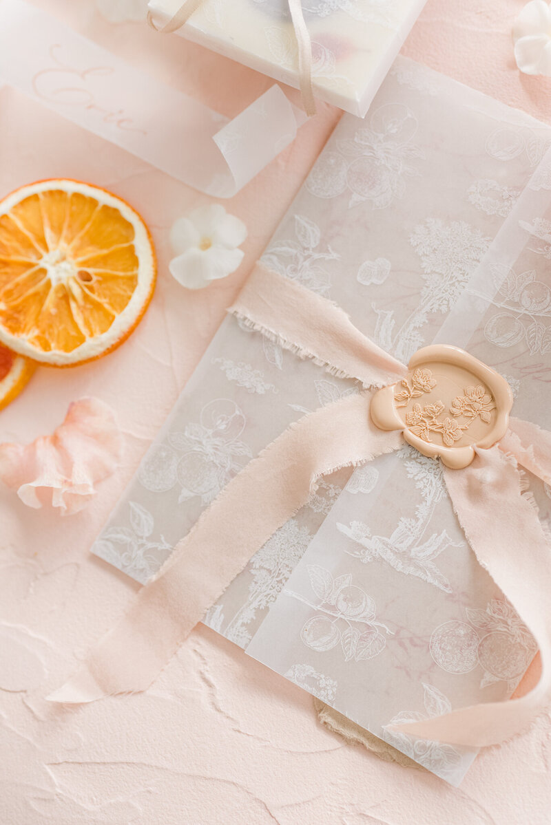 Spring colour palette of blush and peach, bright wedding inspirations captured by Jenny Jean Photography on the Brontë Bride Blog.