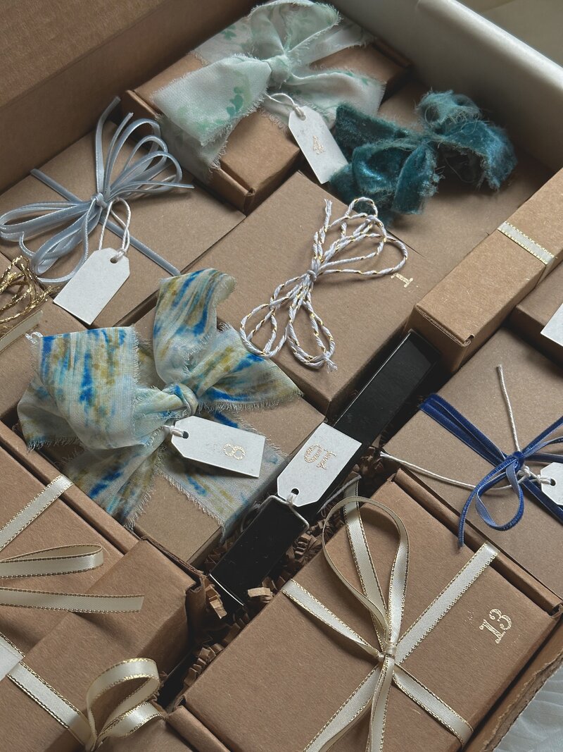 advent 16 blue