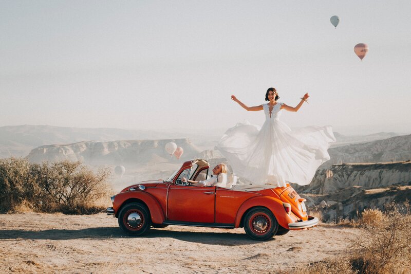 fun balloon wedding