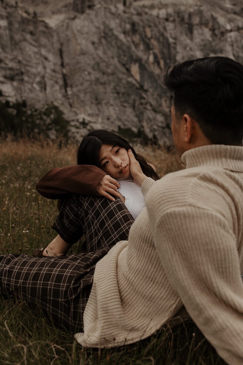 couple embracing in the countryside