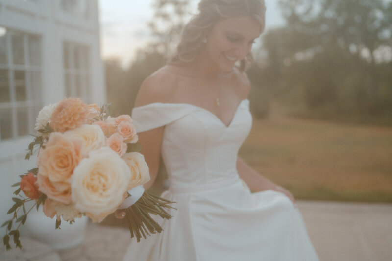 texas-wedding-photographer-angelina-loreta-photography-college-station-houston-magnolia-montgomery-bride-bouquet-groom-123