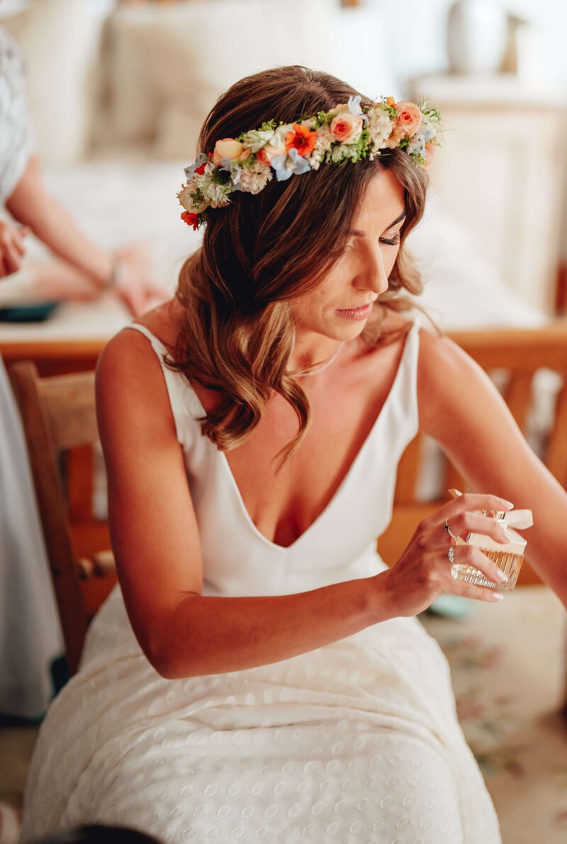 Bride with hair flowers at Haybarn Dulus