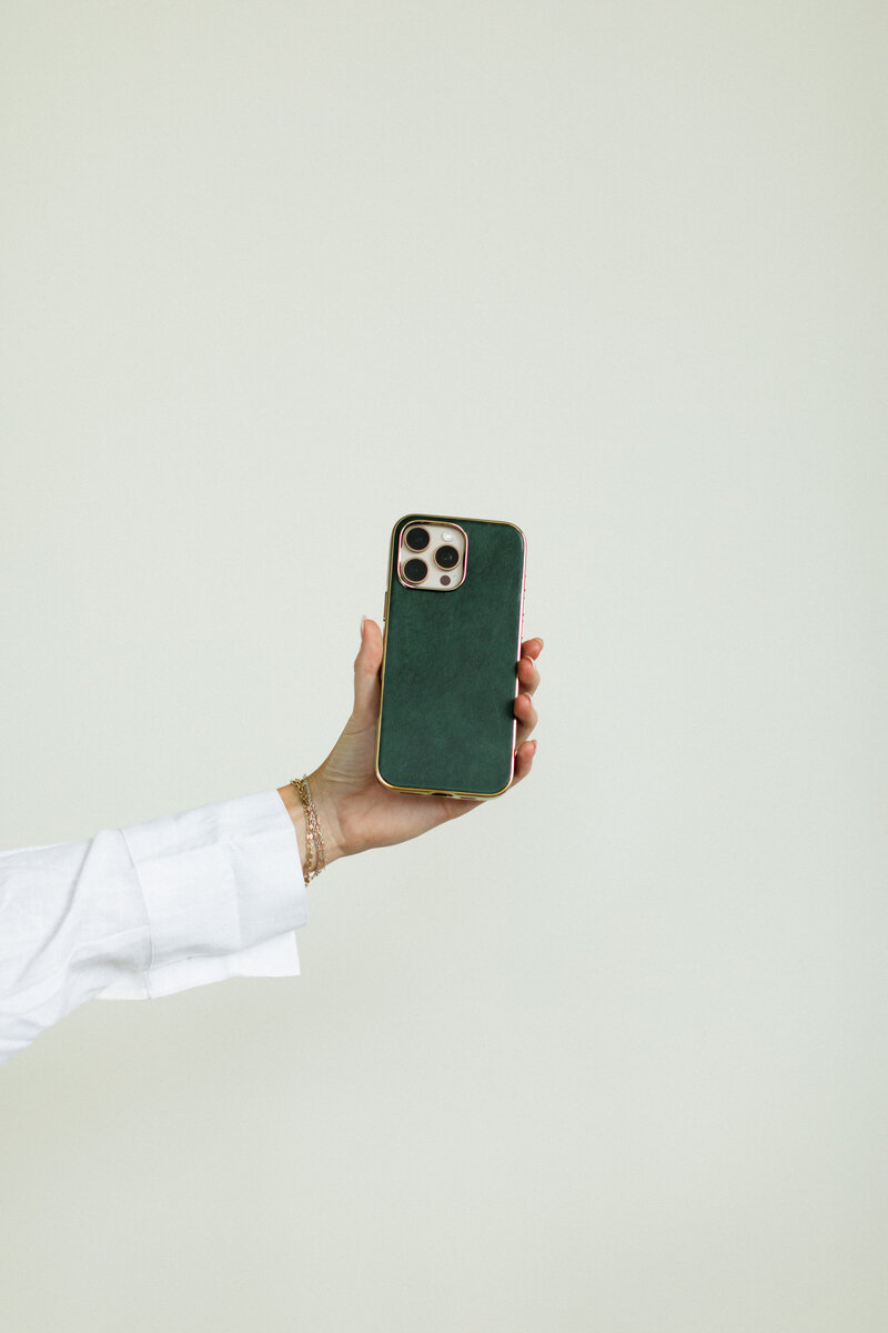 Expert offering social media management & content creation services