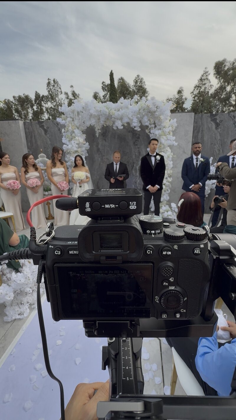 How can I get good video live streaming my wedding? 