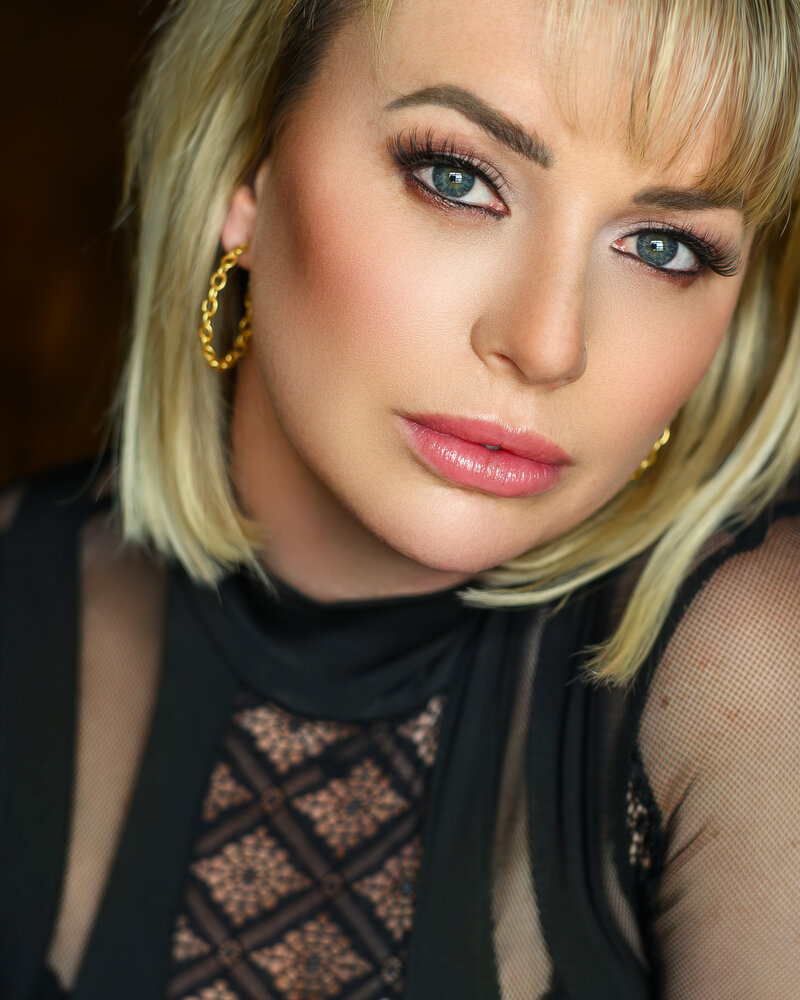 Cynthia Bendle - a professional photographer in London Ontario who specializes in wedding and family photography