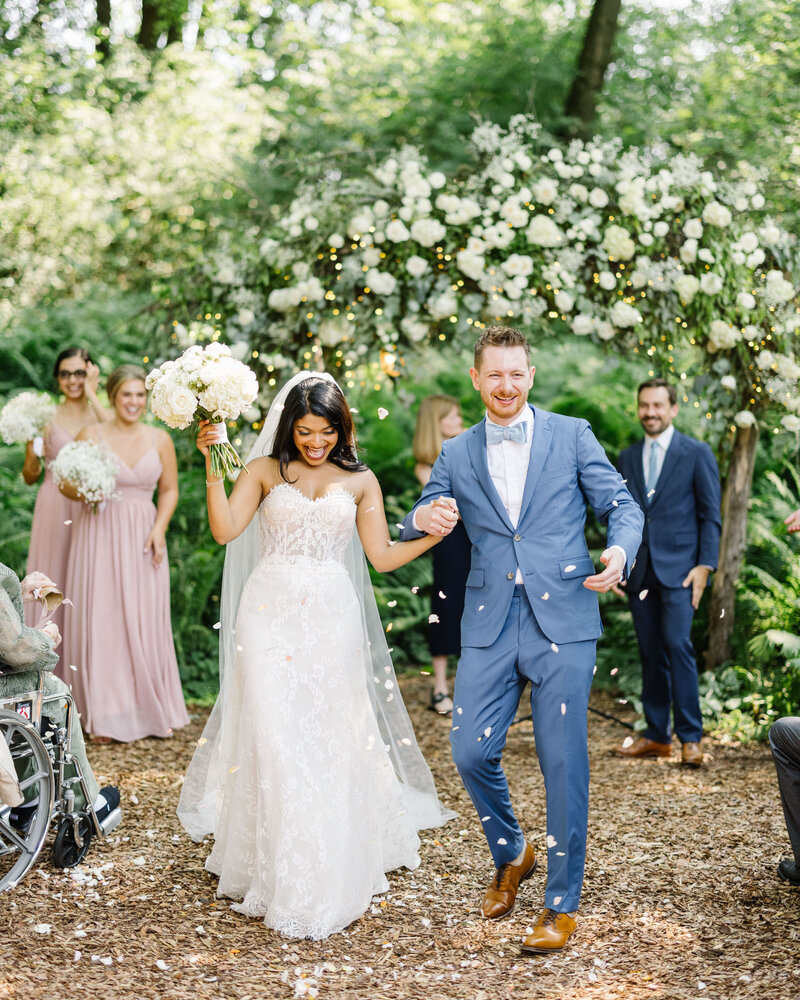 11 Camrose-hill-stillwater-minnesota-wedding-photographer-flower-pedal-toss