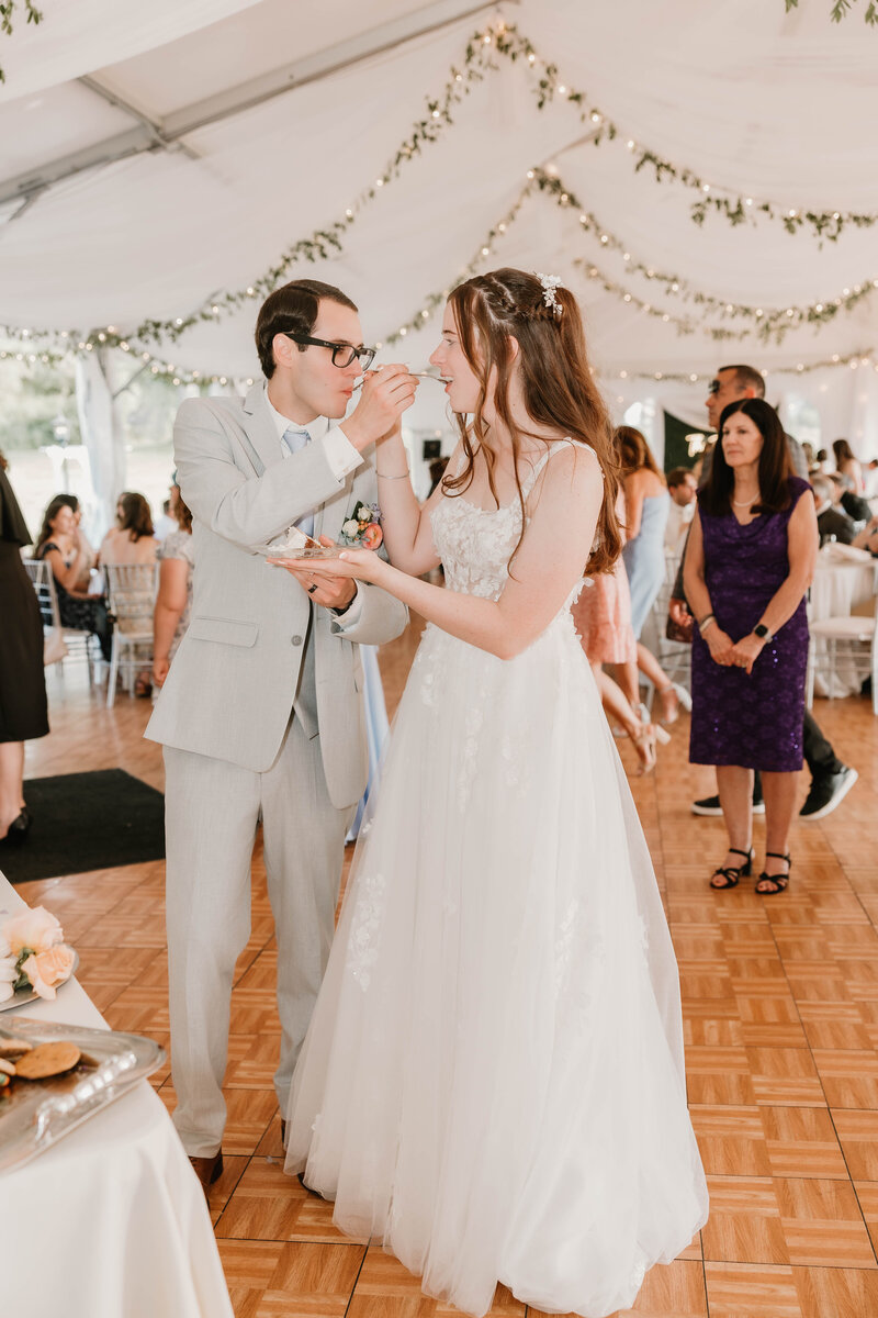 48-Makayla and Phillip - Wedding - Ann Arbor Michigan Photographer - Waldenwoods Howell