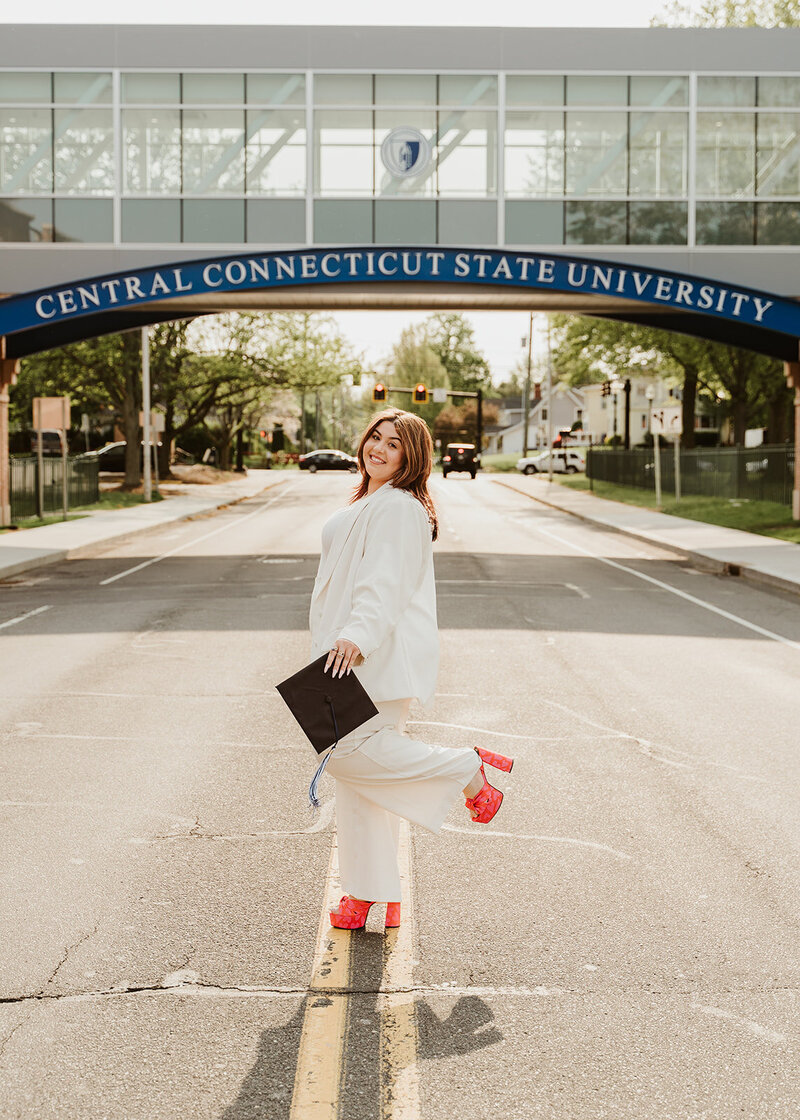 graduation portrait photographer in connecticut by Sara McIngvale Photography