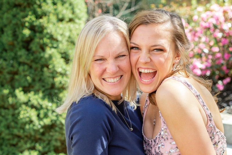 Lisauskas Mom and Daughter joyful prom