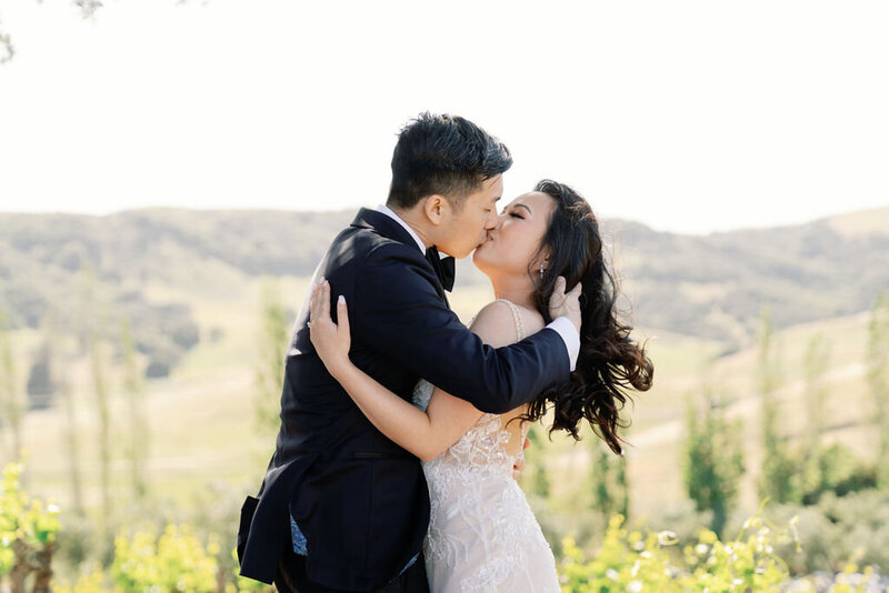 Picturesque Spring Wedding at Tuscan-Inspired Viansa Winery in Sonoma Valley CA