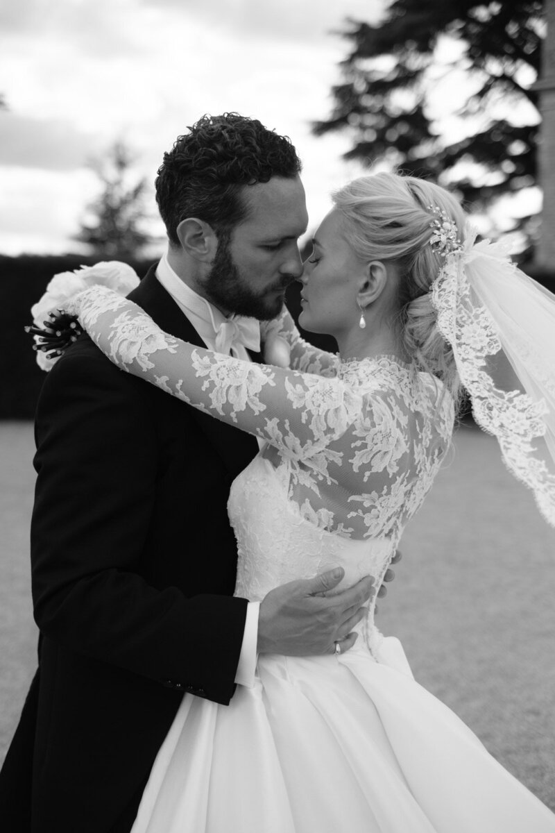 Top UK wedding photographers Charlotte Wise-349