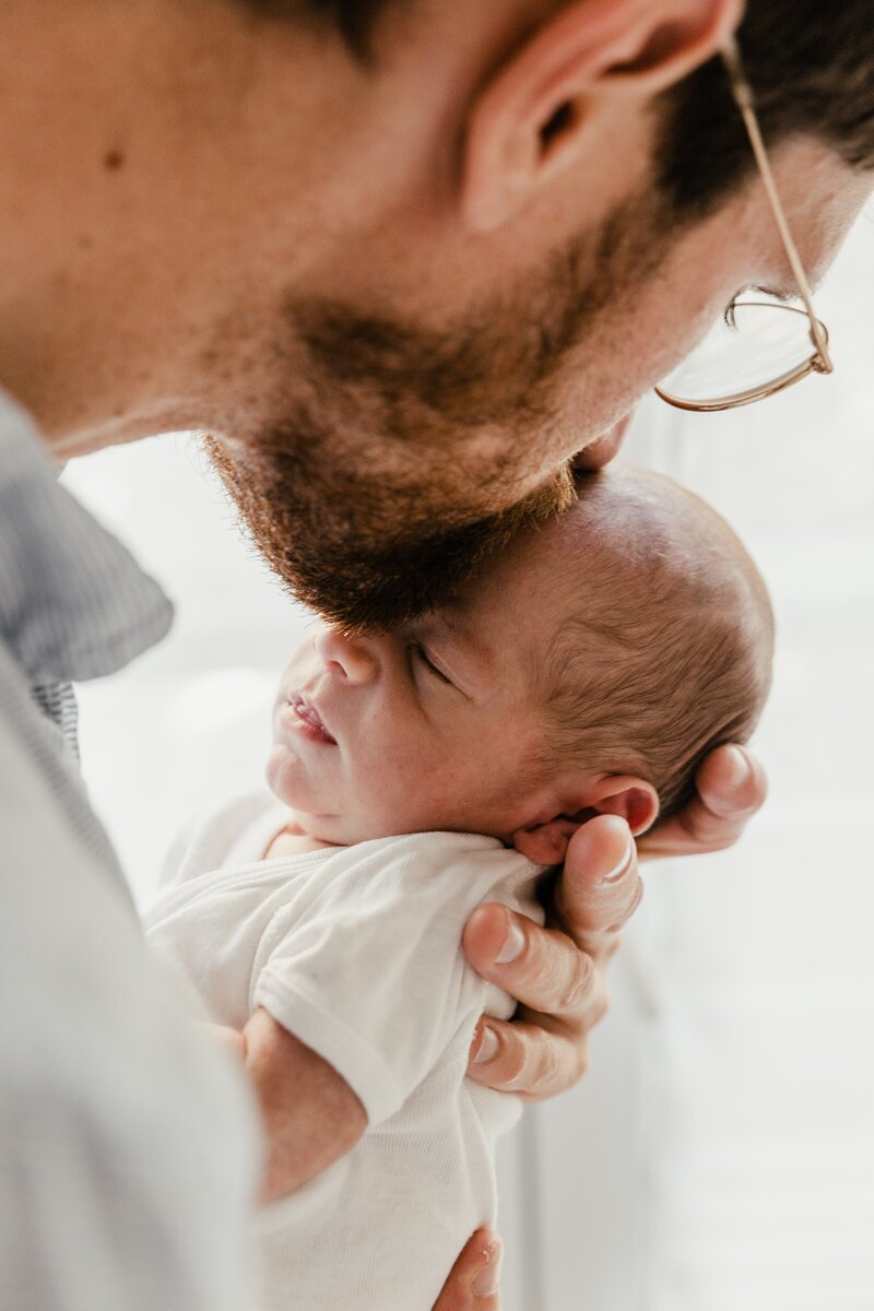 portrait-papa-bebe-seance-naissance