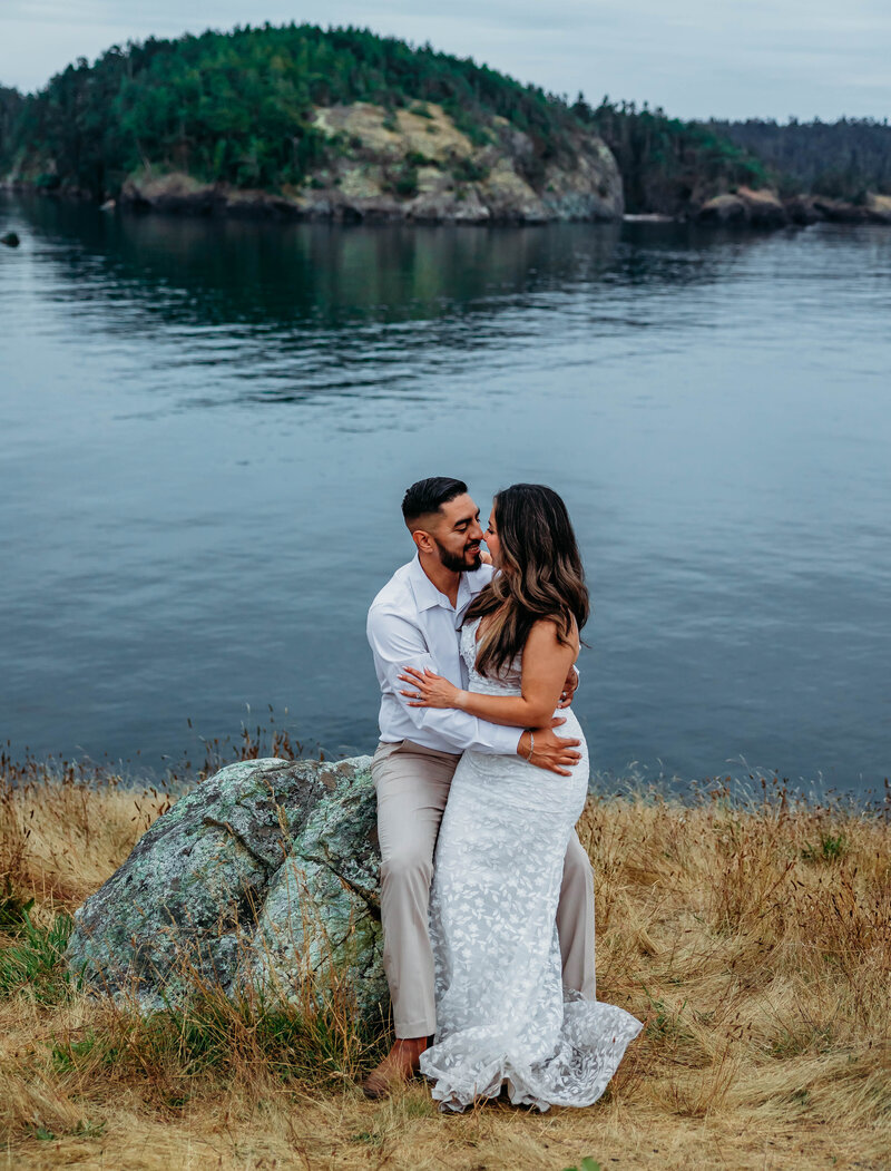 Intimate elopement ceremony in Washington, Pacific Northwest