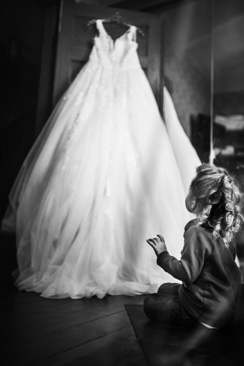 berkshire-wedding-brides-dress