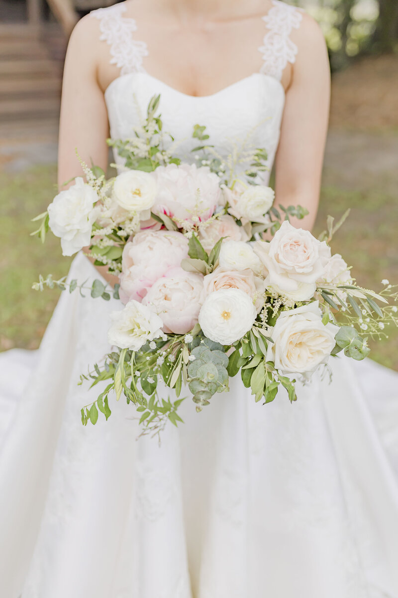 Light pastel, white wedding bouquet inspiration
