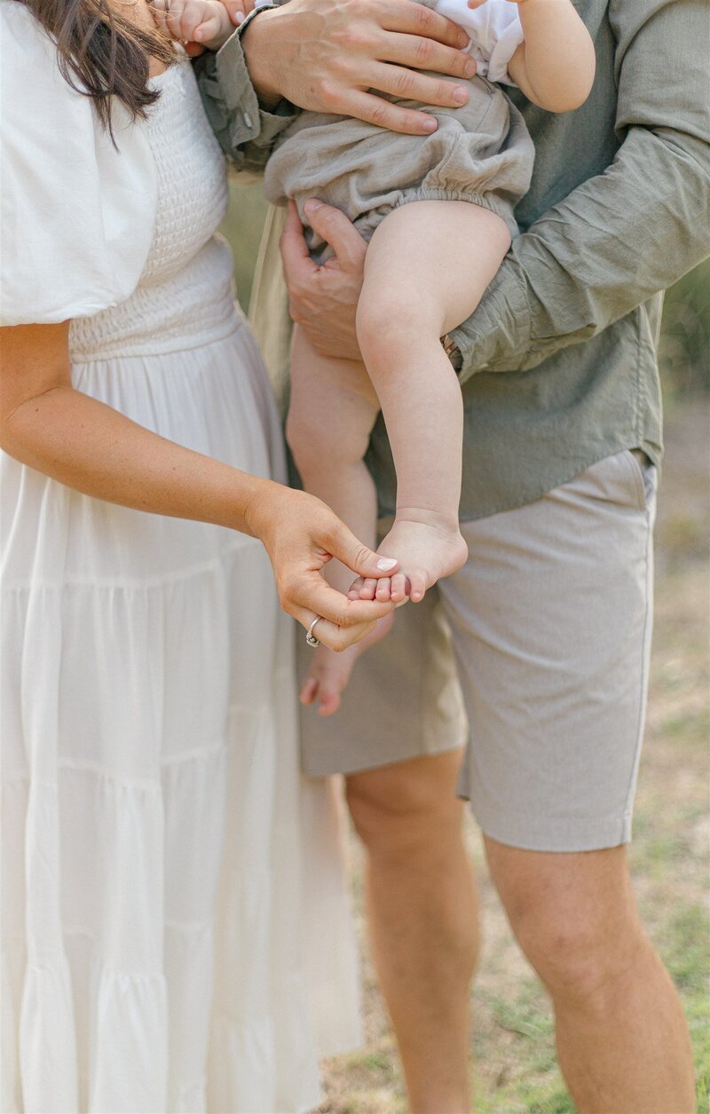 Bluffton-Milestone-Session-Lamp-and-Light-Photography-3