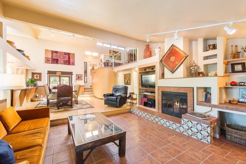 4588 Yates living
