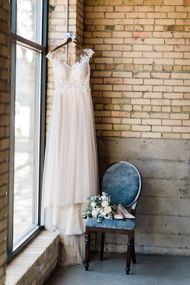 12-Green-Bay-Wisconsin-Wedding-Photographers-Gather-on-Broadway-Loft-James-Stokes-Photography-