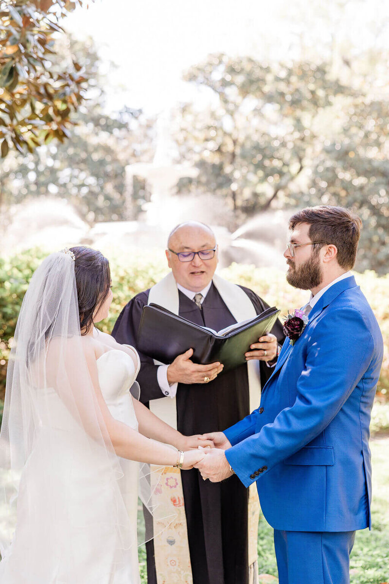 Savannah_Elopement_at_Forsyth_Fountain04