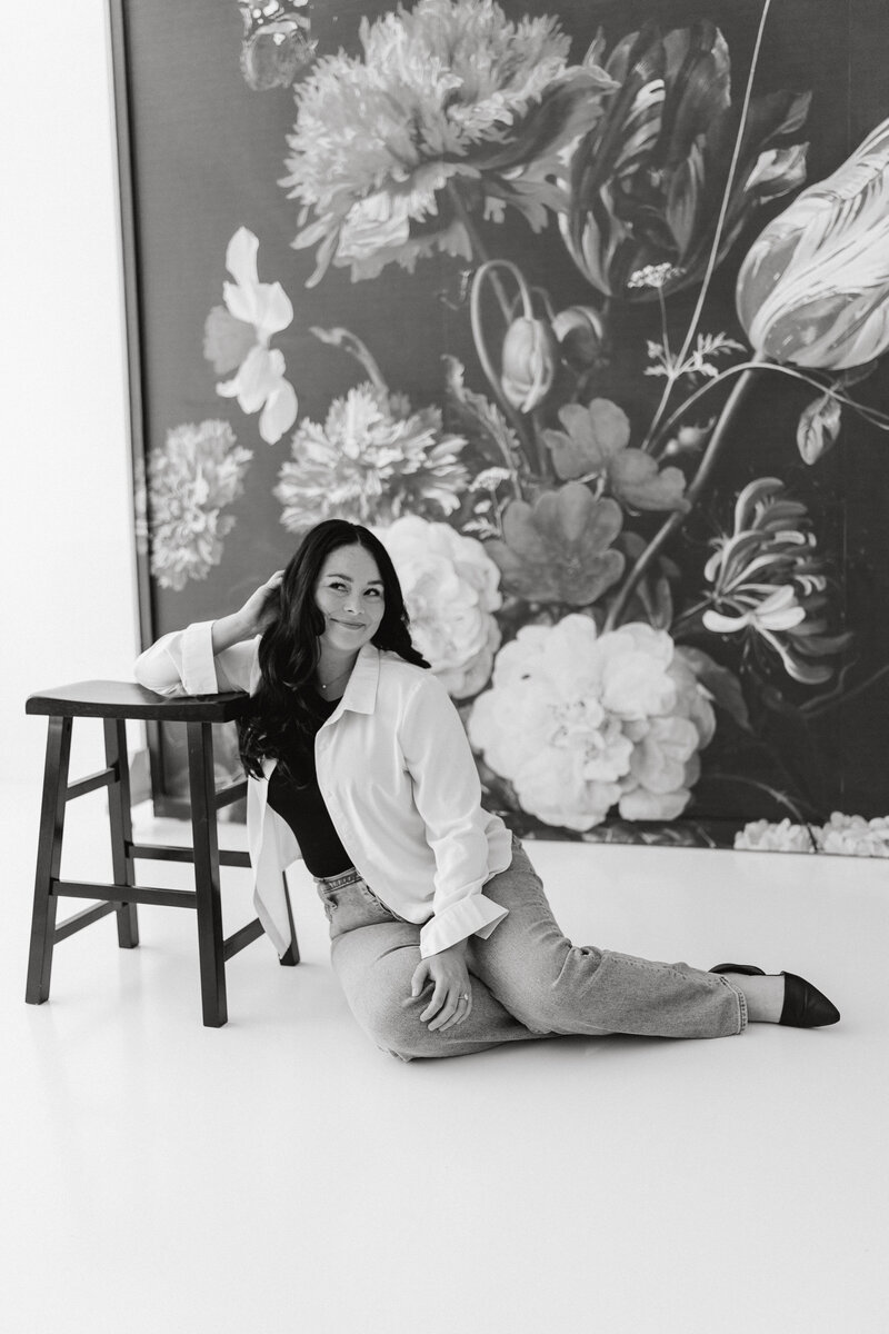 Branding images of girl in photography studio