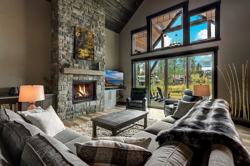 fireplace-xtrordinair-864-tv-40k-clean-face-deluxe-traditional-gas-fireplace-spokane-post-falls