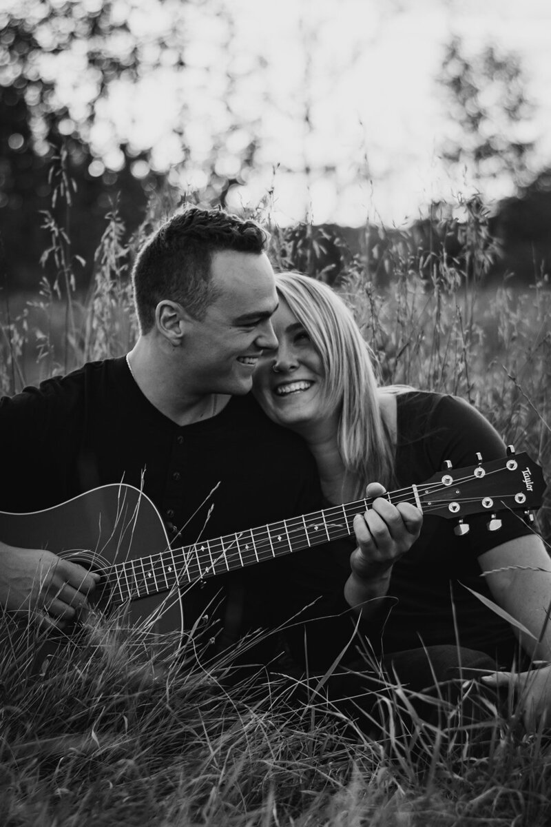 black and white engagement portraits