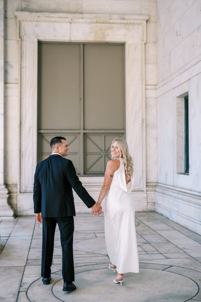 Chicago-IL-Field-Museum-engagement-session-3