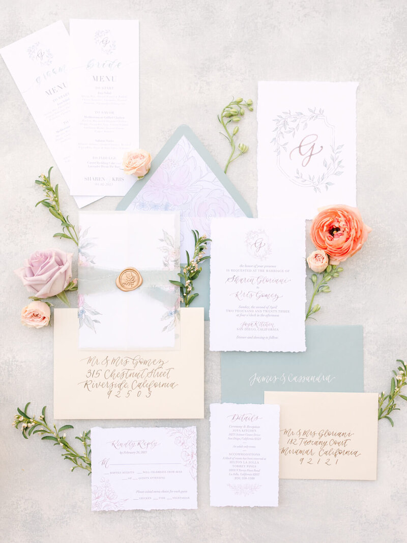 wedding-photographer-flatlay-invitations