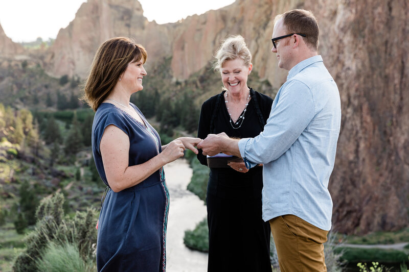 Smith-Rock-Bend-Oregon-intimate-elopement-2