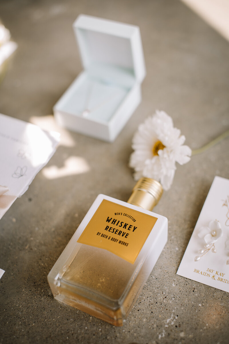 Iowa-Wedding-Flatlay