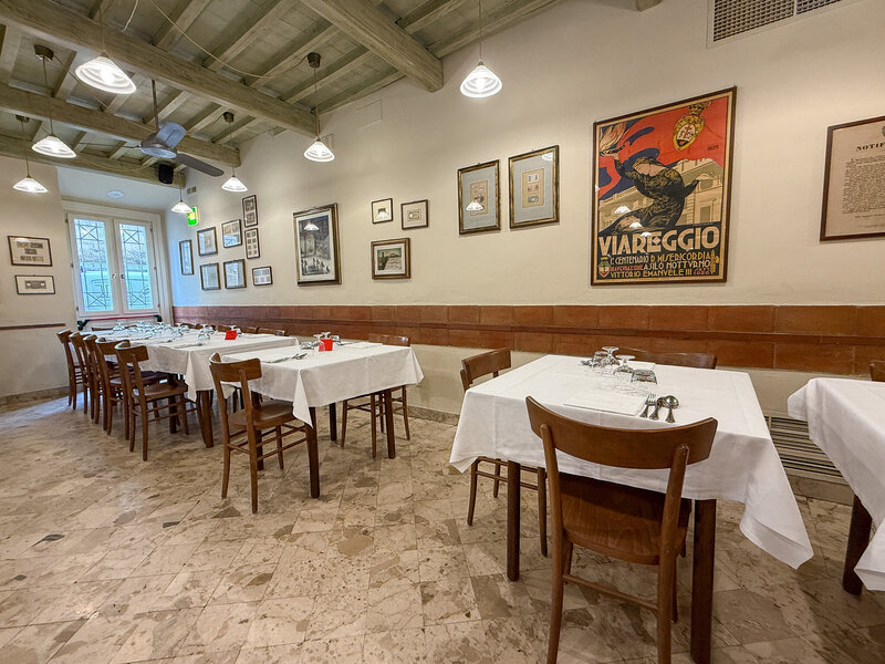 Dining room at Trattoria da Giulio in Lucca, Italy