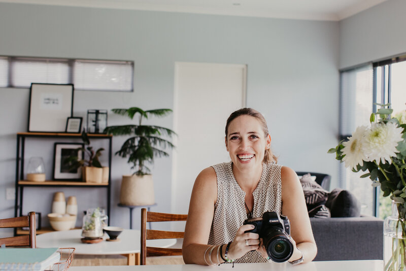 Leigh Benson Laskey is a wedding and family portrait photographer in Johannesburg, South Africa.