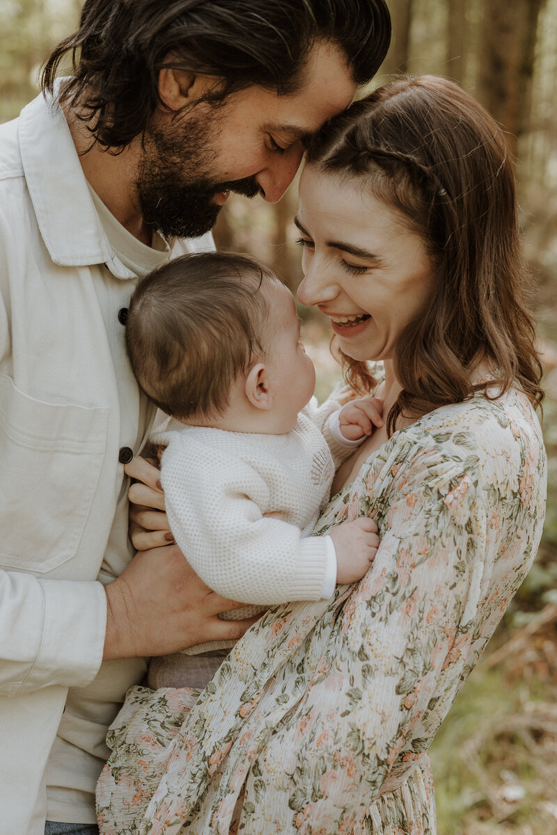 Cherishing everyday moments—an outdoor family session full of laughter and golden light in Nottingham.