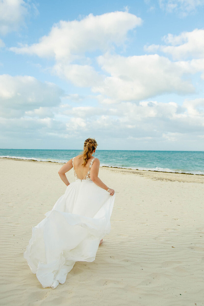 21-Finest-Playa-Mujeres-Wedding-beach-bride