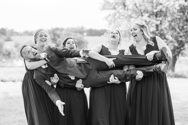 farmin-bettys-wedding-wisconsin-the-paper-elephant-0075
