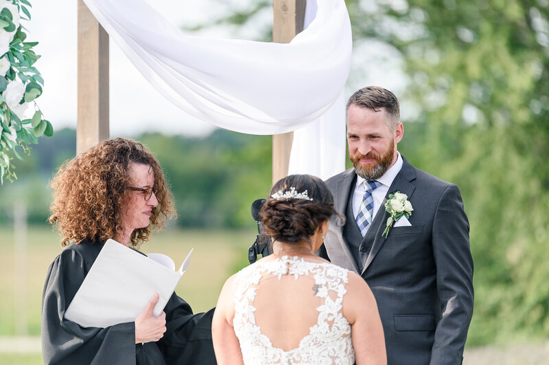 farmin-bettys-wedding-wisconsin-the-paper-elephant-0090