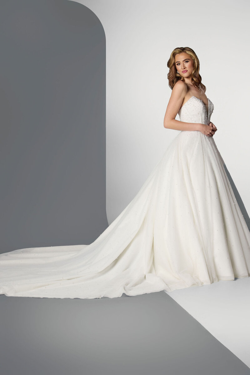 AngelBridalShoot0643HR-EVHR