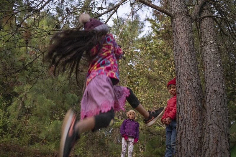 dayinthelife-familydocumentary-Guatemala-swinging-1